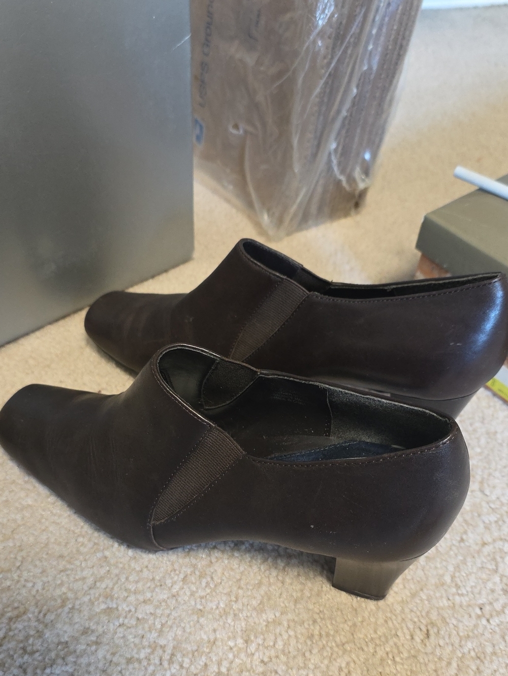 AEROSOLES Dark Brown Leather Low Heel Slip-On Pumps